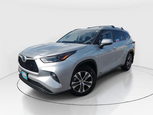 2023 Toyota Highlander Hybrid XLE
