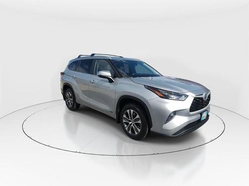 2023 Toyota Highlander Hybrid XLE