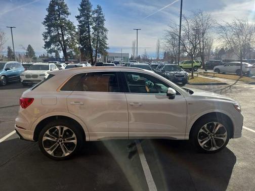 2021 Audi Q3 45 S line Premium