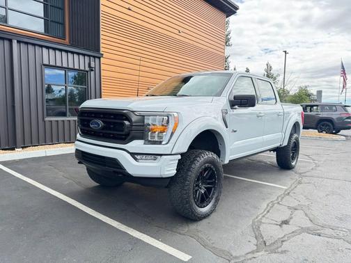 SPACE WHITE METALLIC 2022 Ford F-150 XLT