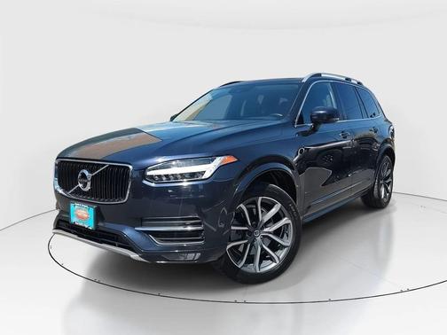Magic Blue Metallic 2017 Volvo XC90 T6 Momentum