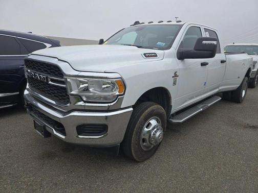 2024 RAM 3500 Tradesman Crew Cab 4x4 8' Box