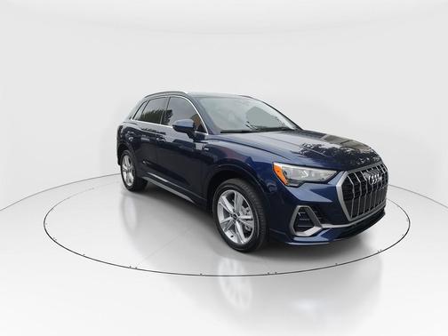 2022 Audi Q3 45 S line Premium
