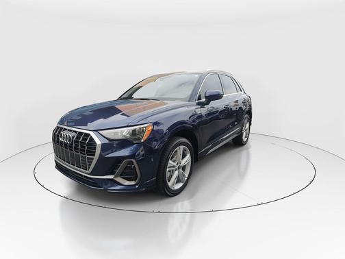 2022 Audi Q3 45 S line Premium