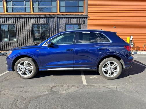 Blue Metallic 2022 Audi Q3 45 S line Premium