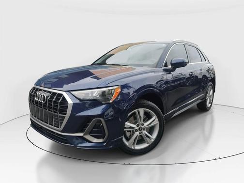2022 Audi Q3 45 S line Premium