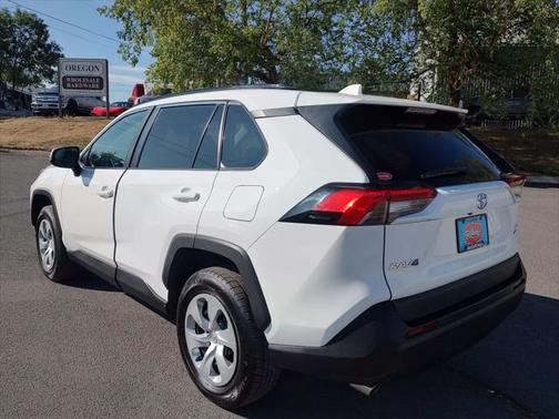 2021 Toyota RAV4 LE