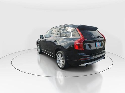 2018 Volvo XC90 T5 Momentum