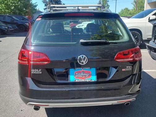2017 Volkswagen Golf Alltrack TSI S