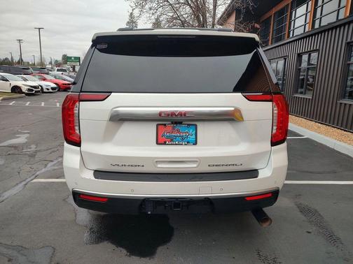 White Frost Tricoat 2022 GMC Yukon Denali