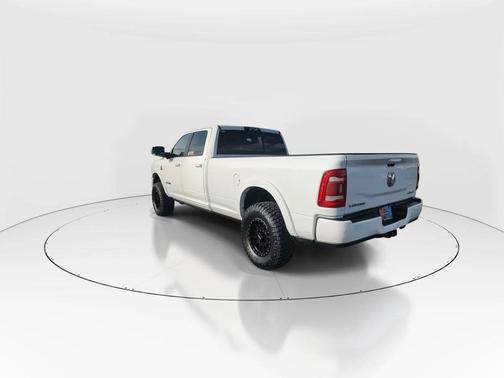 2019 RAM 3500 Laramie Crew Cab 4x4 8' Box