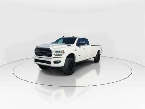 2019 RAM 3500 Laramie Crew Cab 4x4 8' Box