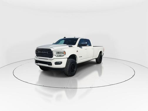 2019 RAM 3500 Laramie Crew Cab 4x4 8' Box