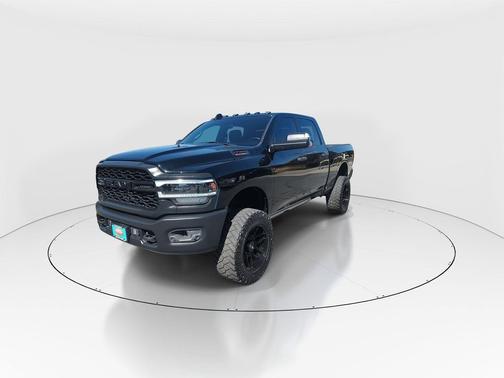 2022 RAM 3500 Tradesman Crew Cab 4x4 6'4' Box