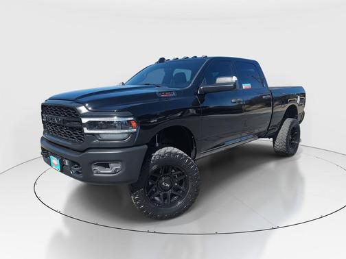 2022 RAM 3500 Tradesman Crew Cab 4x4 6'4' Box