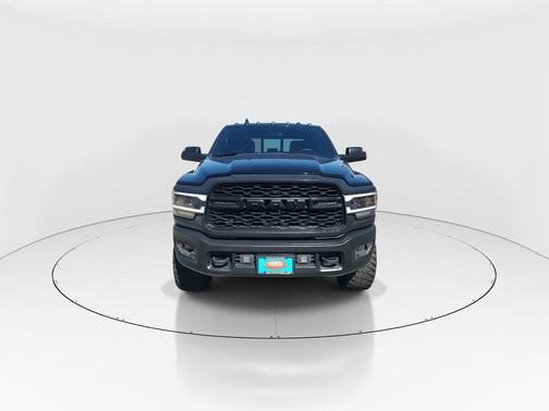 2022 RAM 3500 Tradesman Crew Cab 4x4 6'4' Box