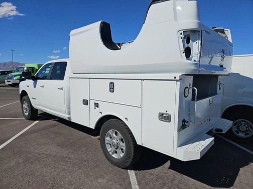 2021 RAM 3500 Big Horn Crew Cab 4x4 8' Box