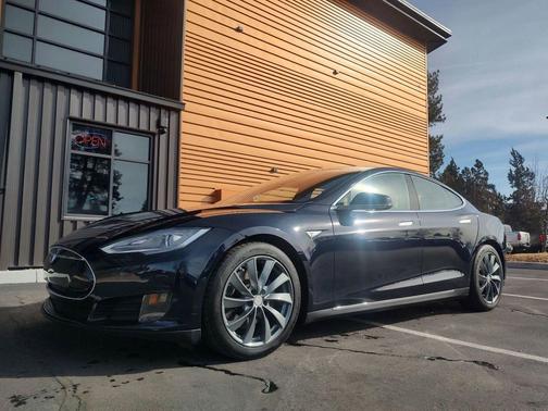 2015 Tesla Model S 70D