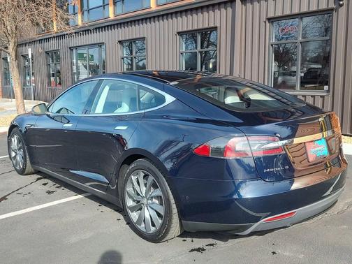 2015 Tesla Model S 70D