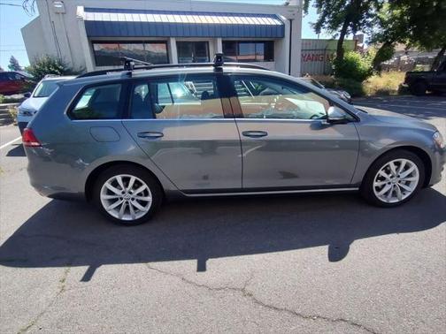 2017 Volkswagen Golf SportWagen TSI SE