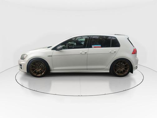 2016 Volkswagen Golf R 4-Door w/DCC & Navigation