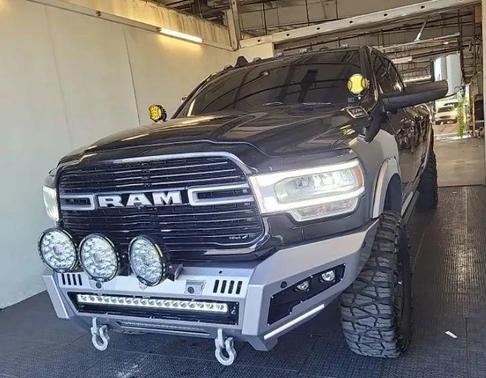 Diamond Black Crystal Pearlcoat 2019 RAM 3500 Laramie Crew Cab 4x4 8' Box