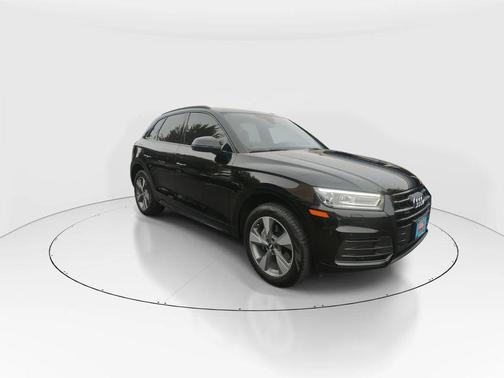 2020 Audi Q5 45 Titanium Premium