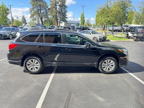 Crystal Black Silica 2016 Subaru Outback 2.5i Premium