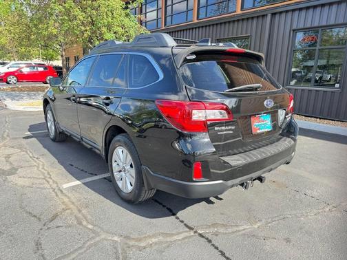 Crystal Black Silica 2016 Subaru Outback 2.5i Premium