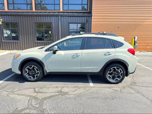 Desert Khaki 2013 Subaru XV Crosstrek 2.0i Premium