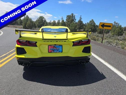 Accelerate Yellow Metallic 2020 Chevrolet Corvette Stingray w/1LT