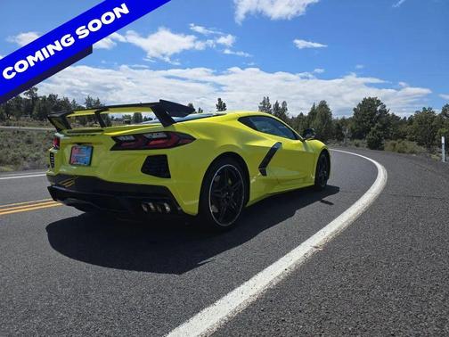 Accelerate Yellow Metallic 2020 Chevrolet Corvette Stingray w/1LT