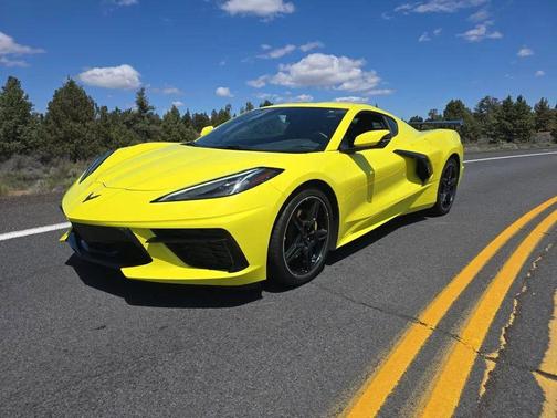 Accelerate Yellow Metallic 2020 Chevrolet Corvette Stingray w/1LT