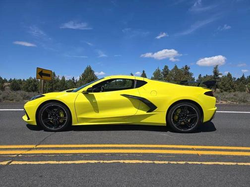 Accelerate Yellow Metallic 2020 Chevrolet Corvette Stingray w/1LT