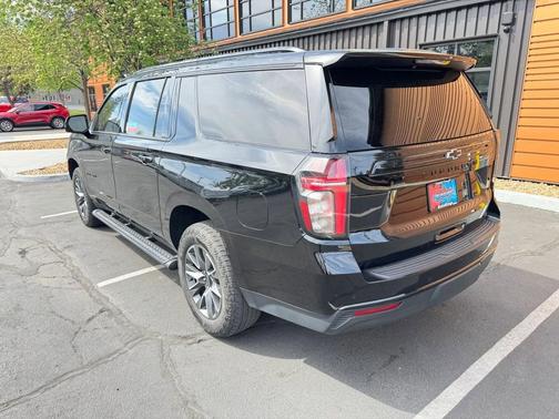 Black 2023 Chevrolet Suburban 4WD Z71
