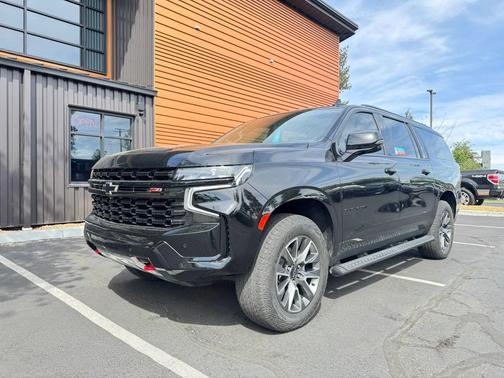 Black 2023 Chevrolet Suburban 4WD Z71