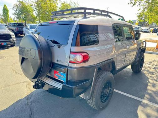 Cement 2014 Toyota FJ Cruiser Base