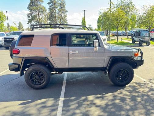 Cement 2014 Toyota FJ Cruiser Base