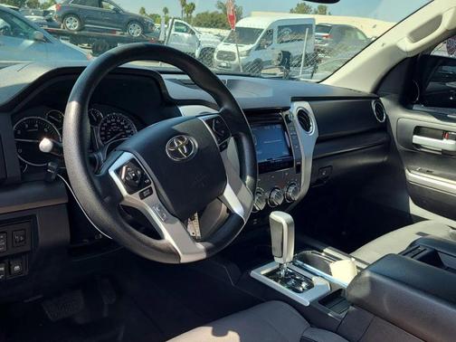 2017 Toyota Tundra SR5