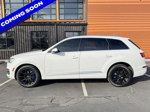 White 2019 Audi Q7 55 Premium Plus