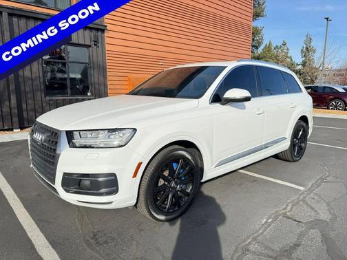White 2019 Audi Q7 55 Premium Plus