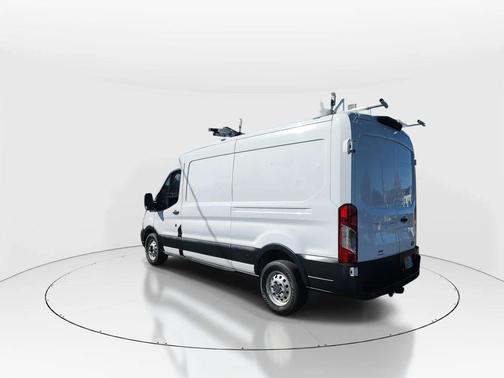 2022 Ford Transit-250 Base
