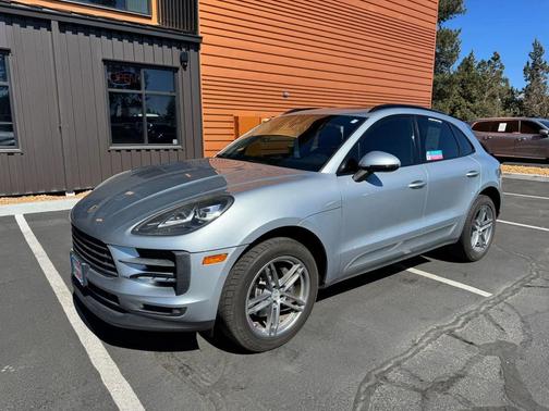 Dolomite Silver Metallic 2019 Porsche Macan Macan Sport Edition