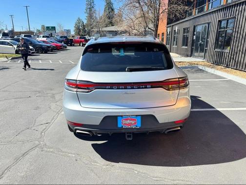 Dolomite Silver Metallic 2019 Porsche Macan Macan Sport Edition
