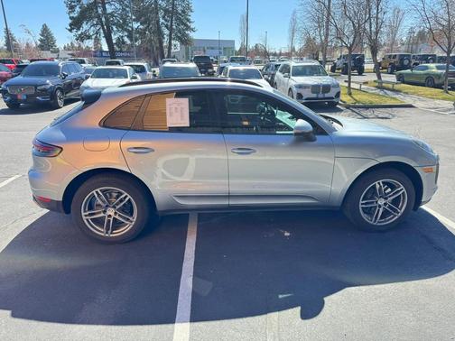 Dolomite Silver Metallic 2019 Porsche Macan Macan Sport Edition