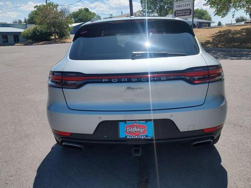 2019 Porsche Macan Sport Utility 4D