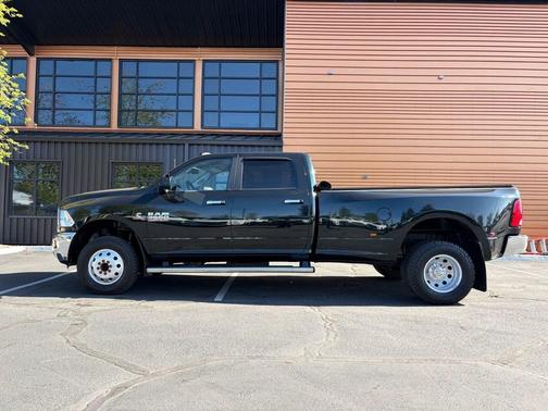 Black Forest Green Pearlcoat 2018 RAM 3500 Big Horn Crew Cab 4x4 8' Box