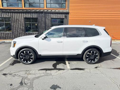 Glacial White Pearl 2024 Kia Telluride SX Prestige