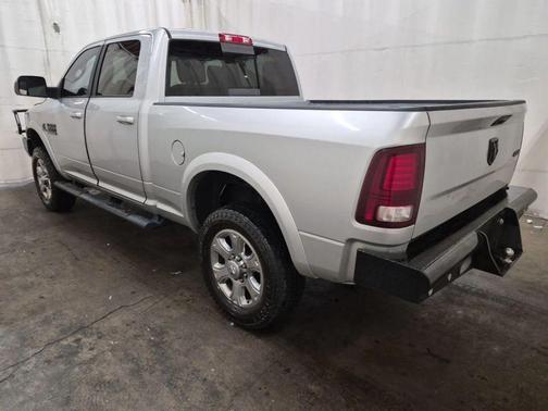 2017 RAM 3500 Laramie Crew Cab 4x4 6'4' Box