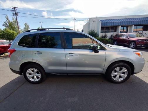 2016 Subaru Forester 2.5i